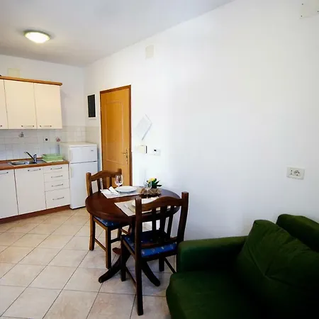 Apartments Ida Cres Exterior photo